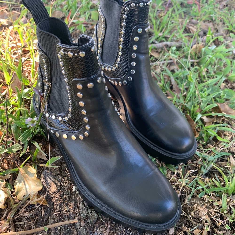 ZARA BLACK LEATHER ANKLE BOOTS WITH STUDS size 6